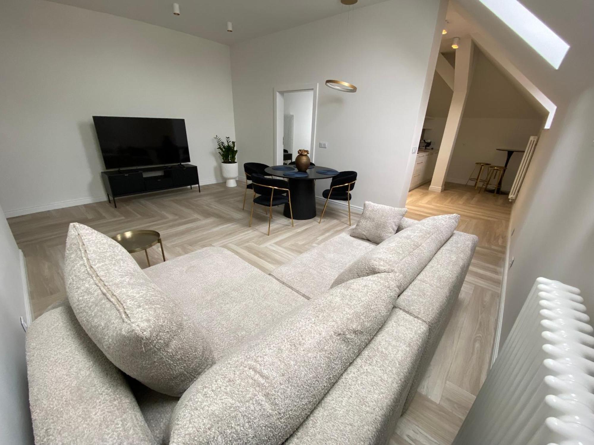 Srebrna Luxury - Fabrykancka - Wnetrza Premium * Lodz (Lodz)